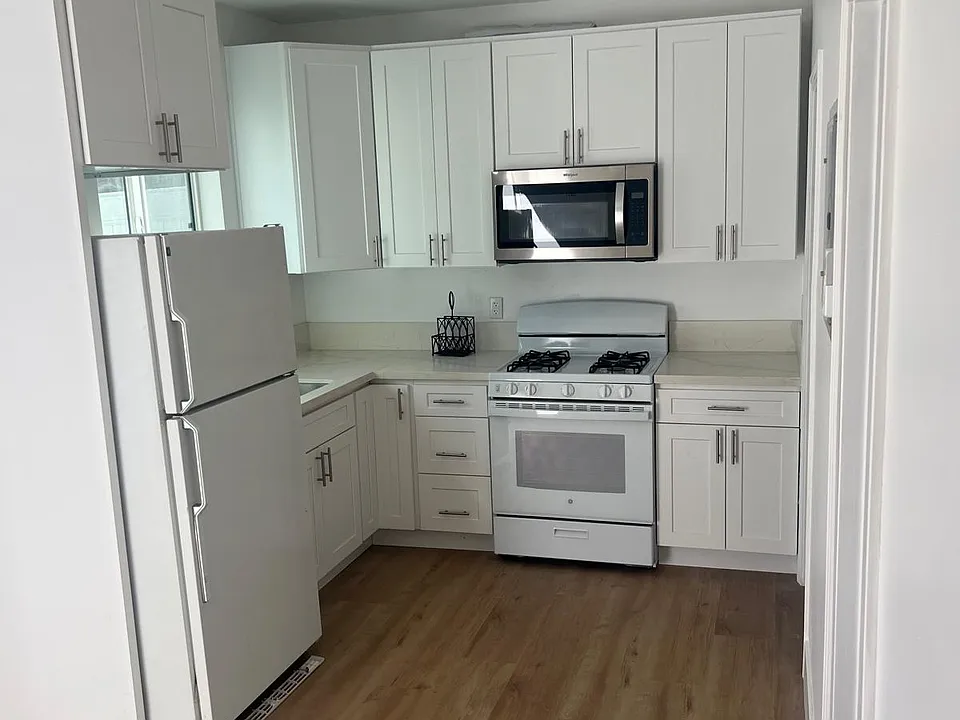 Full modern kitchen