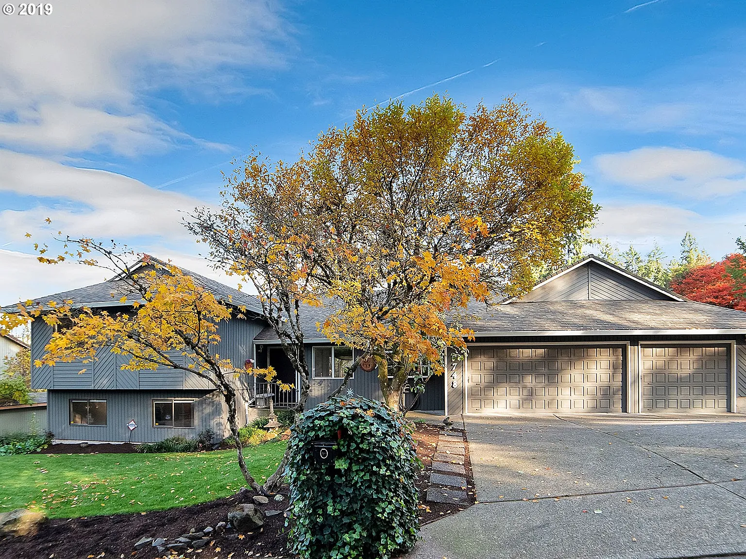 7748 SE Blinkhorn Way photo 1