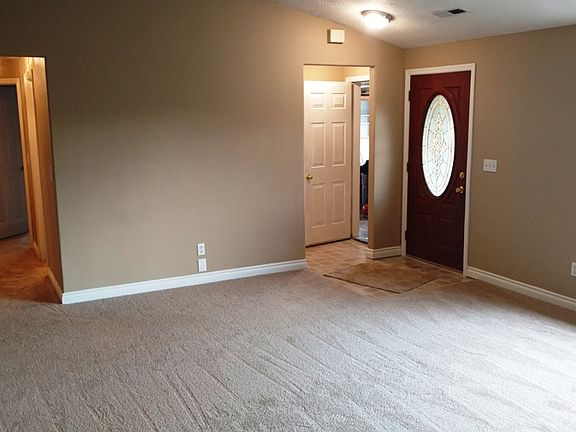 5th image of 2555 SE 67th Ave