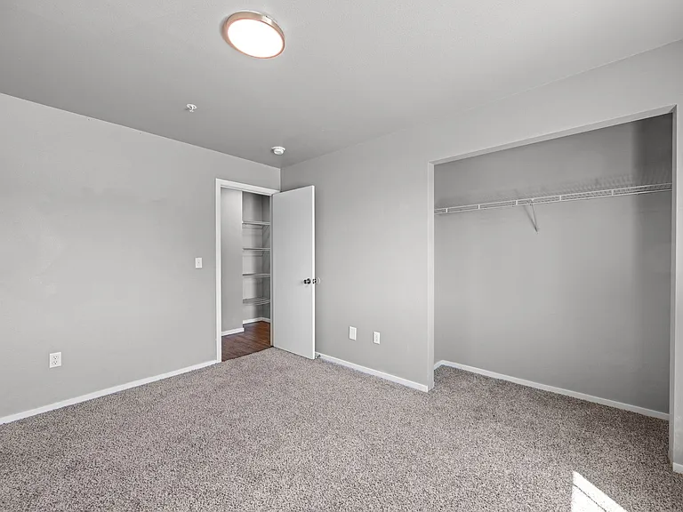 Gateway Crossing Apartments — Photo 19