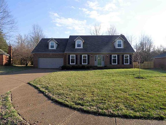 4th image of 8799 Camelot Dr