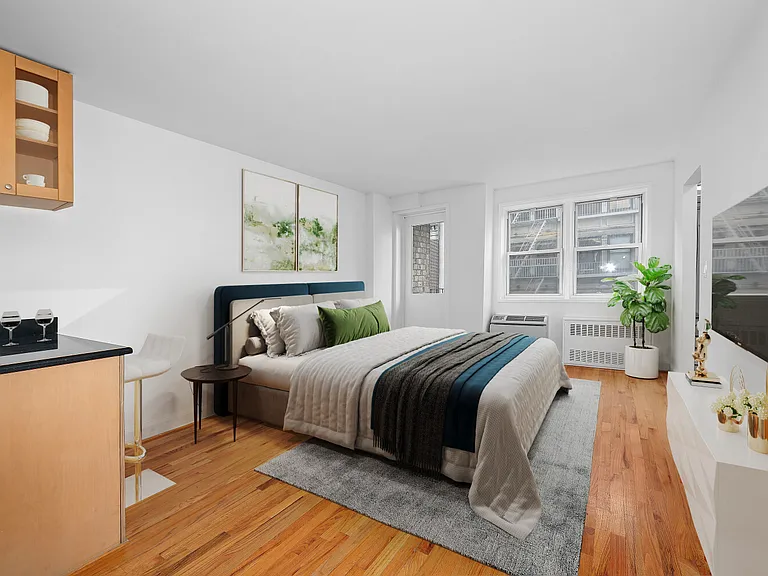 77 W 15th St #501 — Photo 1