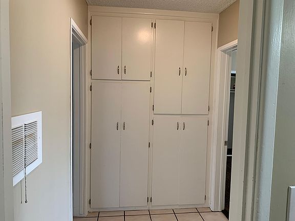4th image of 227 E 25th St APT 5