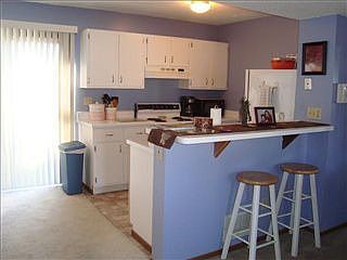 3rd image of 4951 Stoneybrook Blvd