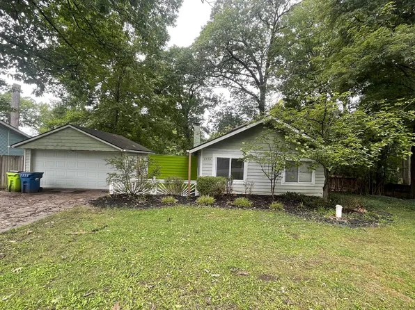 3770 Woodview Ave, West Bloomfield, MI 48324