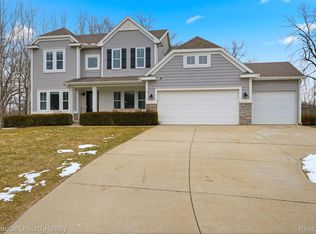 613 Chrystal Downs Ct, Brighton, MI 48114