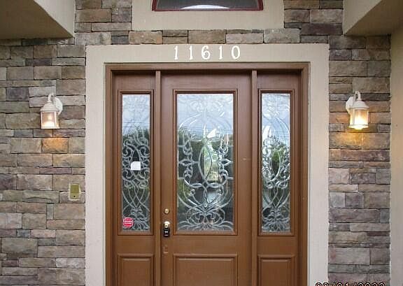3rd image of 11610 Holly Ave NE