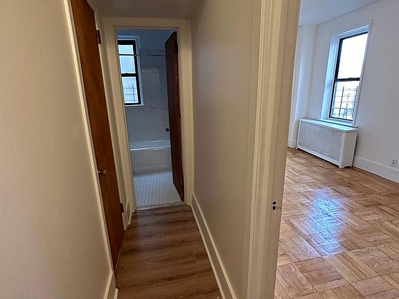4th image of 45 E Mosholu Pkwy N APT 5K
