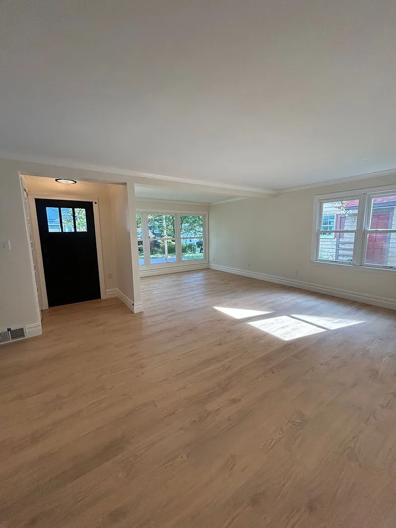 Newly Remodeled 3 bed, 3 bath House — Photo 3