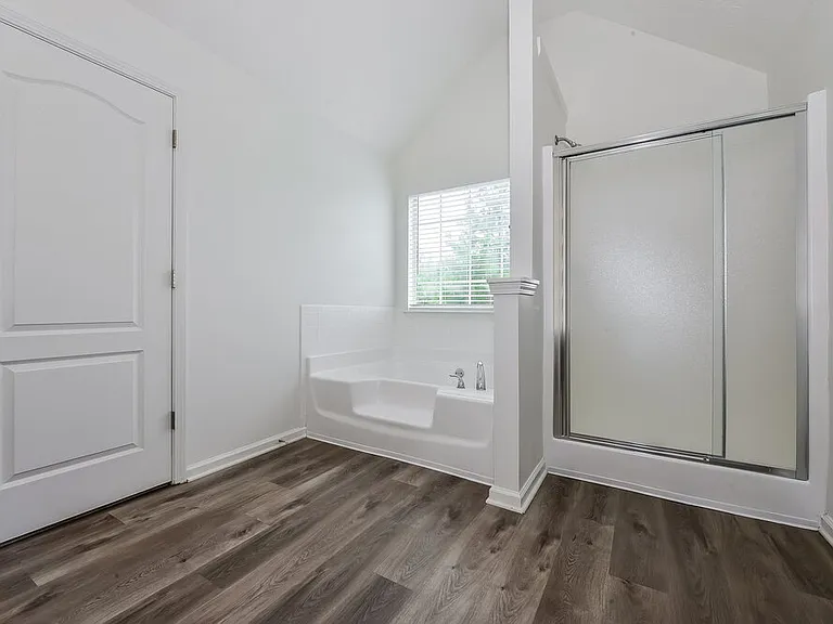 657 Howell Dr — Photo 12