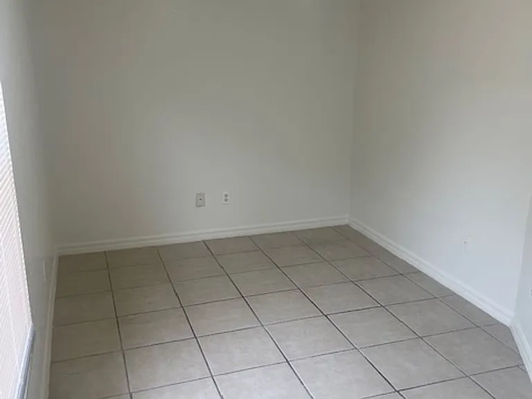 1515 Oleander Ave — Photo 6