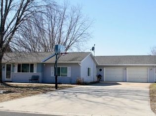 521 James St, Hilbert, WI 54129