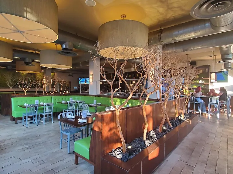 The Daily Kitchen, just one of many restaurants in the neighborhood