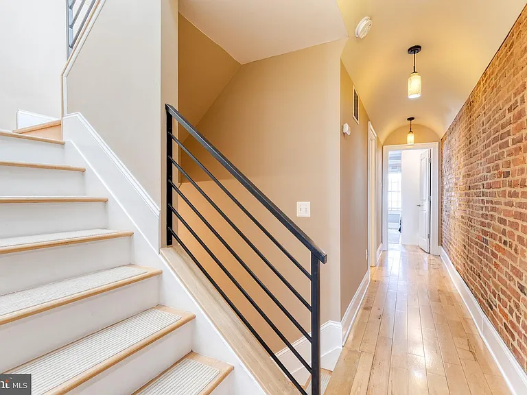 908 S Linwood Ave — Photo 9