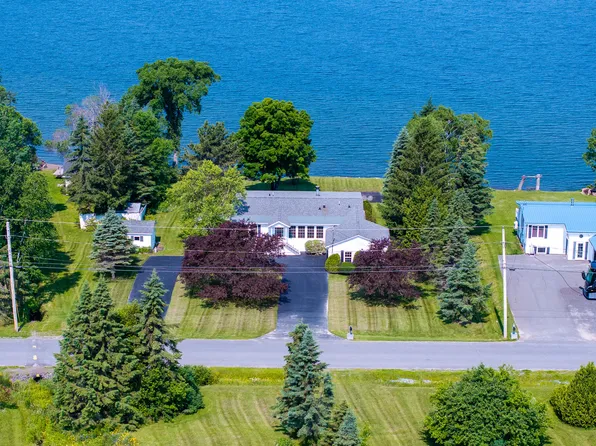 25 Green Point Road #302, Madawaska, ME 04773