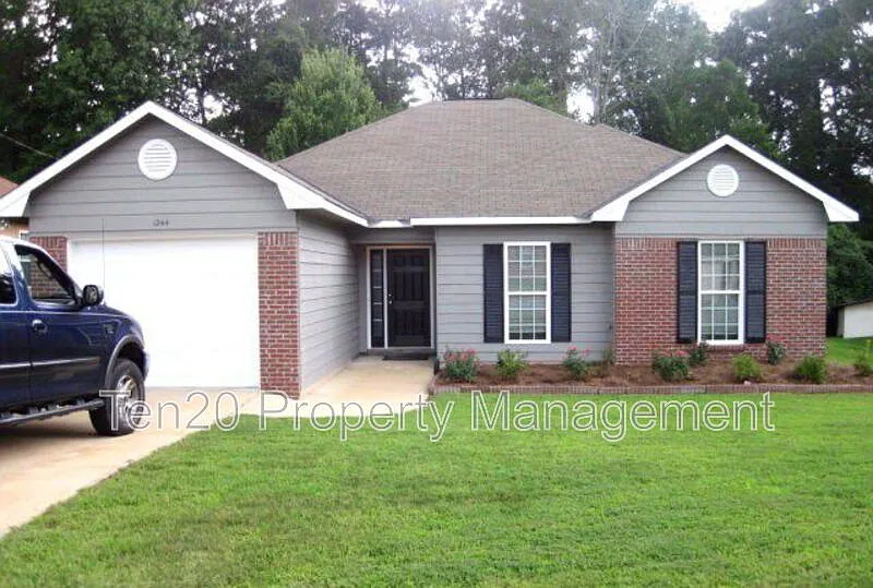 3 bed, 2.0 bath, 1538 sqft, $1,525 — Photo 2