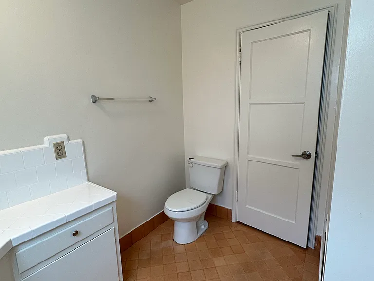 769 E Doran St #769 — Photo 13