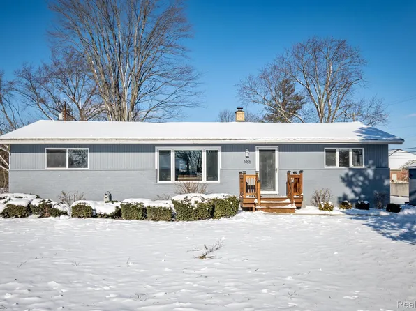 985 De Etta Dr, Troy, MI 48085