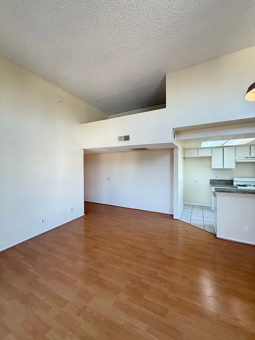807Bunk — Photo 4