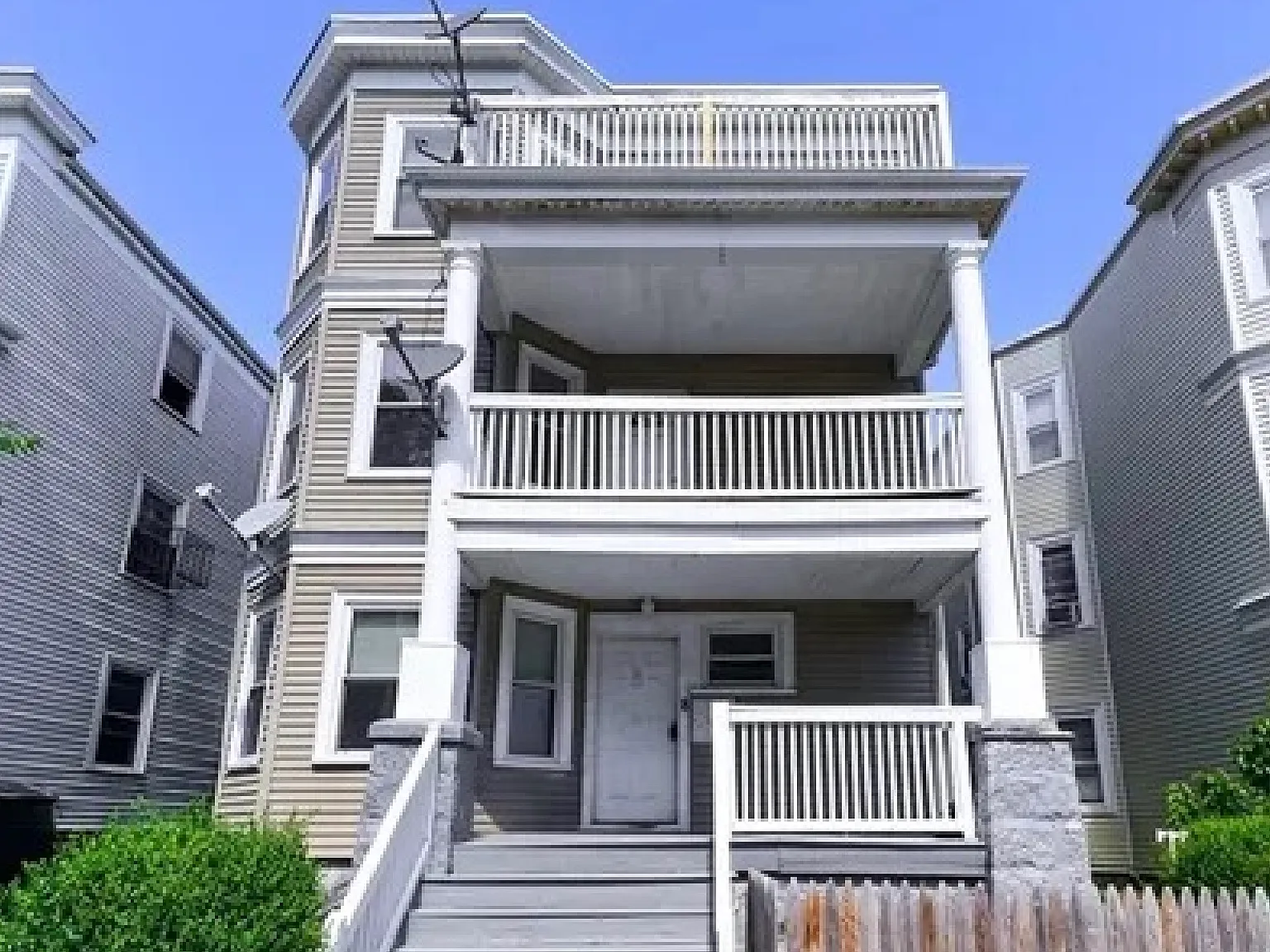 3 bed, 3285 sqft, $3,300 — Photo 1