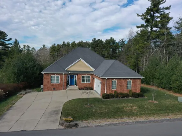 1021 Edward Dr, Daniels, WV 25832