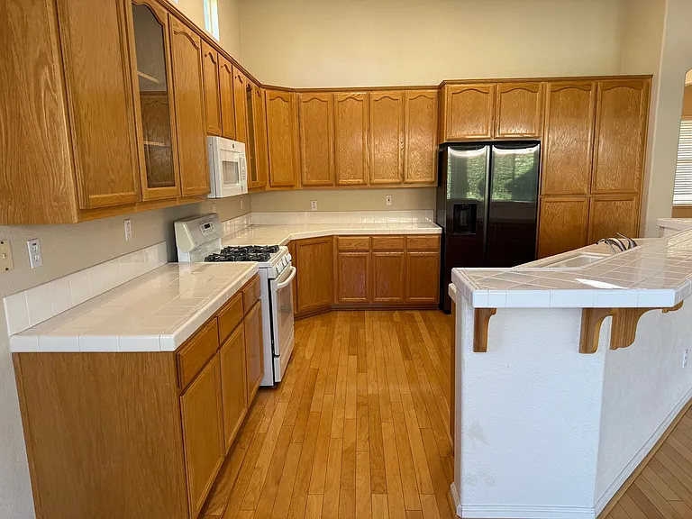 1587 Regent Dr — Photo 15