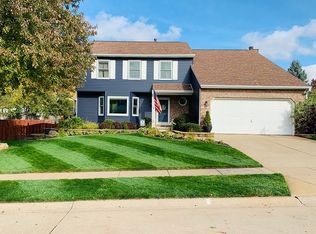 2326 Hawk Dr, Bettendorf, IA