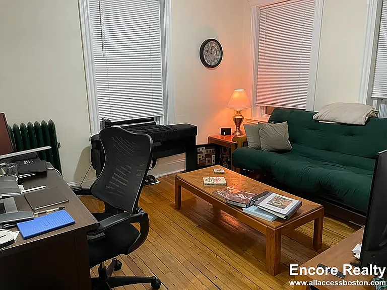 Studio, 420 sqft, $2,000 — Photo 2