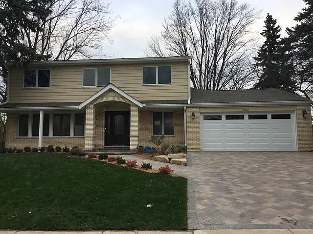 3020 Lilac Ln photo 1
