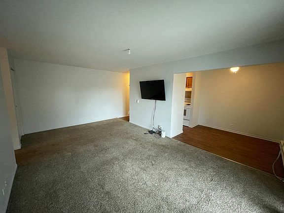 4th image of 37 Nippersink Blvd APT 2D