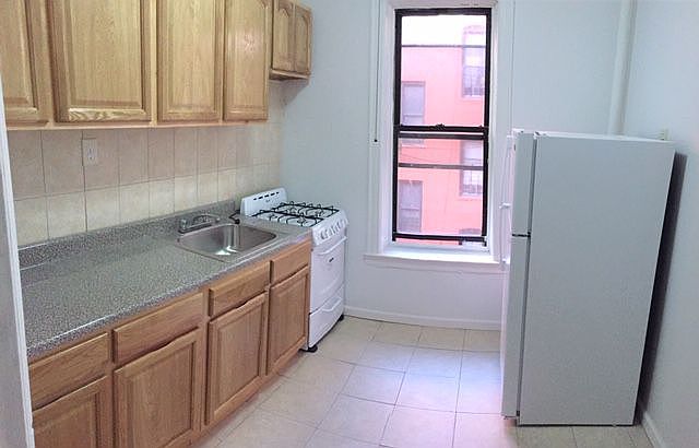 2nd image of 2333 30th Ave APT C2