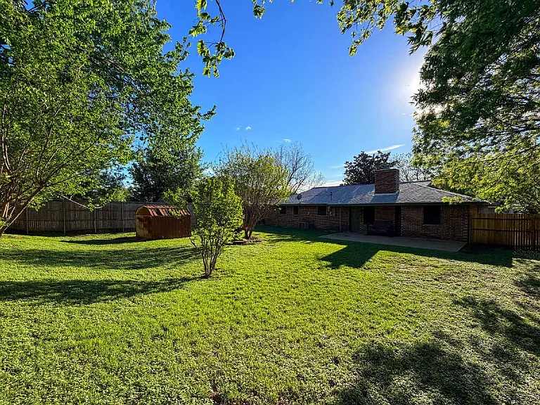 3708 Holland Dr — Photo 29