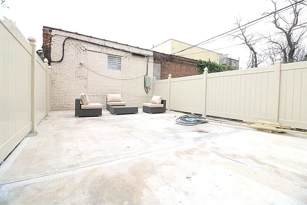 Rented by Compass | media 12