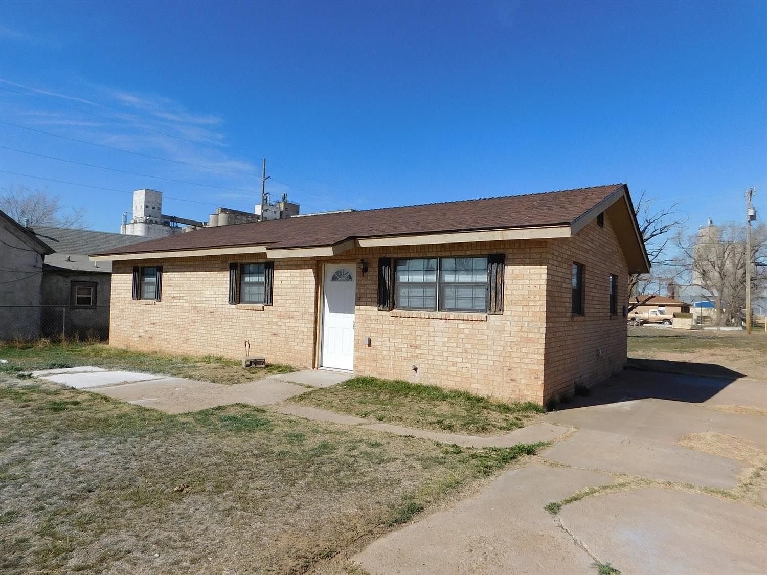 111 NE 7th St, Dimmitt, TX 79027 Zillow