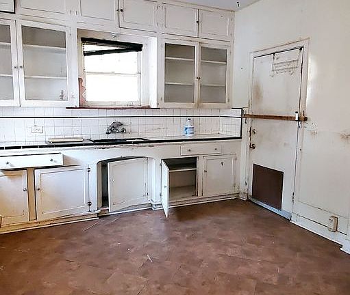 4th image of 815 MCKINLEY AVE
