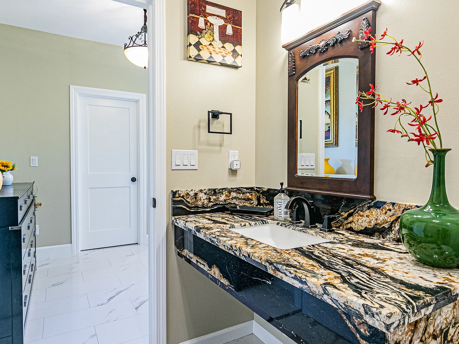 1 bed, 1900 sqft, $1,900 — Photo 3