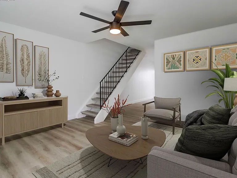 Two bedroom 1.5 bathroom beautifully upgraded with in unit laundry at the beach. Open House July 12 — Photo 5