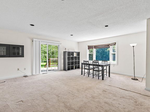 2nd image of 250 Georgetown Dr #250