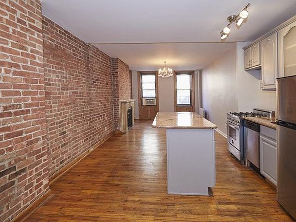 4th image of 220 E 82nd St APT 2FW