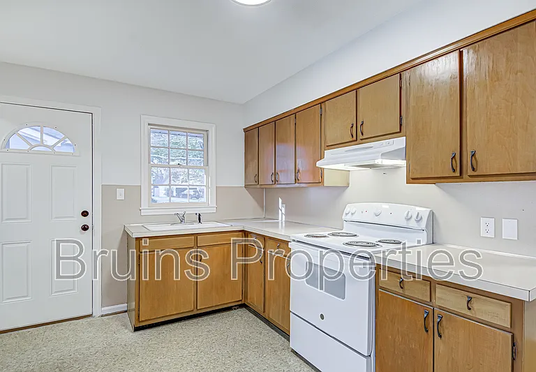 805 Trenton St #A — Photo 8