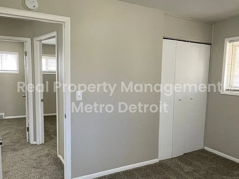 1173 Featherstone Rd — Photo 12