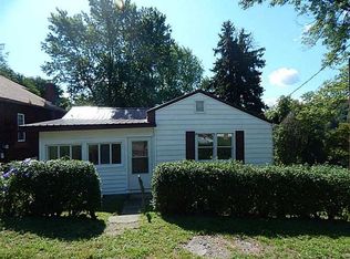 2510 Suffolk St, Grapeville, PA 15634
