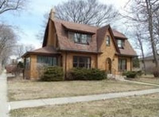 1033 Wisconsin St, Lake Geneva, WI 53147