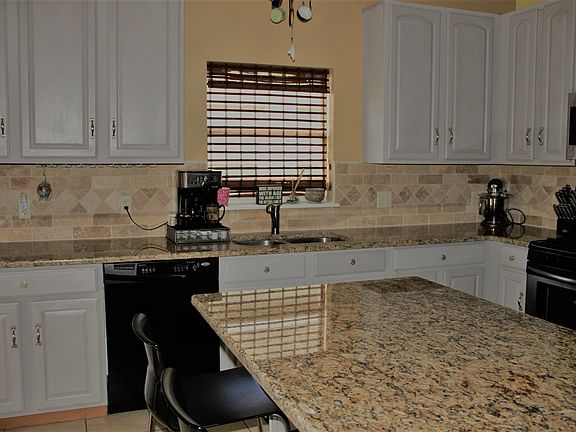 2nd image of 1038 Hacienda Cir