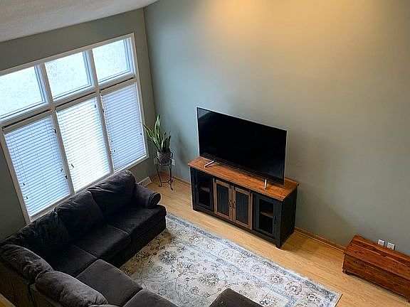 3rd image of 5977 Glade Dr