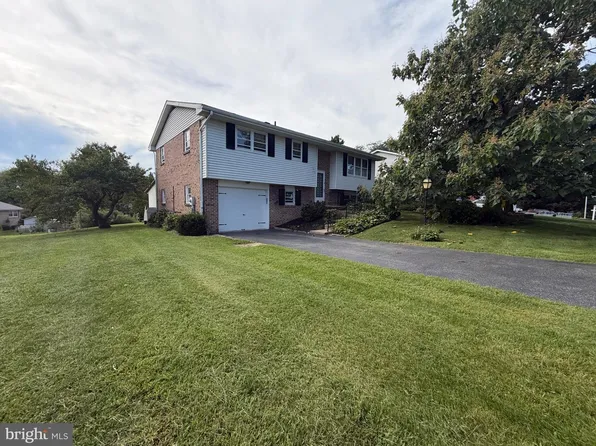 608 Beach St, Reading, PA 19605