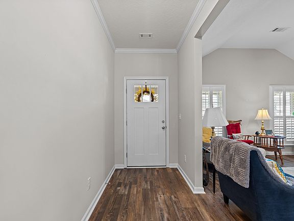 2nd image of 157 Dublin Loop