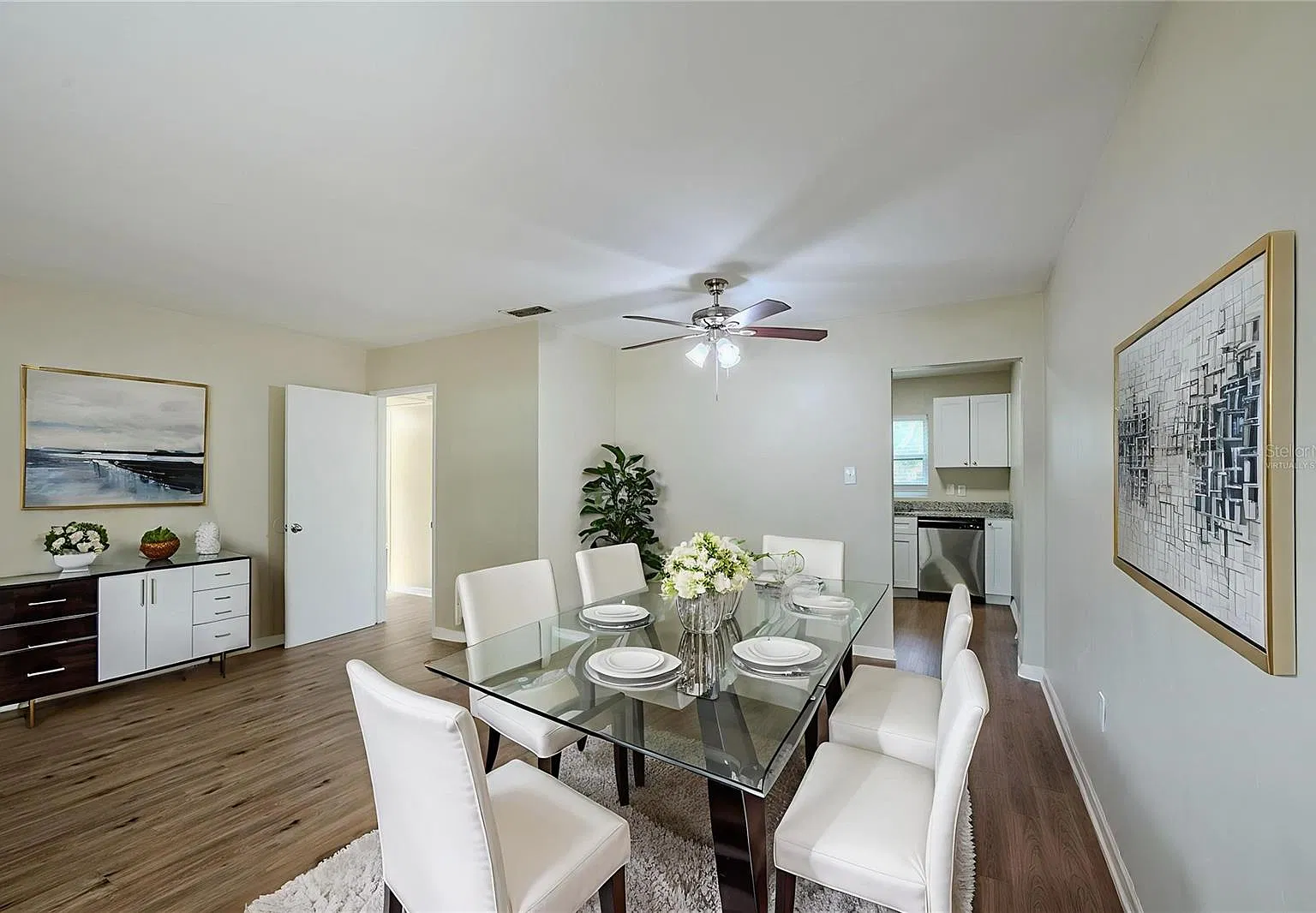 4 bed, 1300 sqft, $2,195 — Photo 4