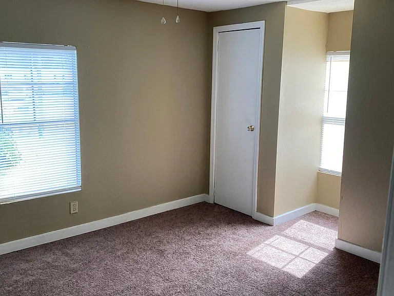 4752 Dunkeld Ave — Photo 14