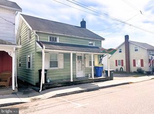 30 Cherry St, Seven Valleys, PA 17360